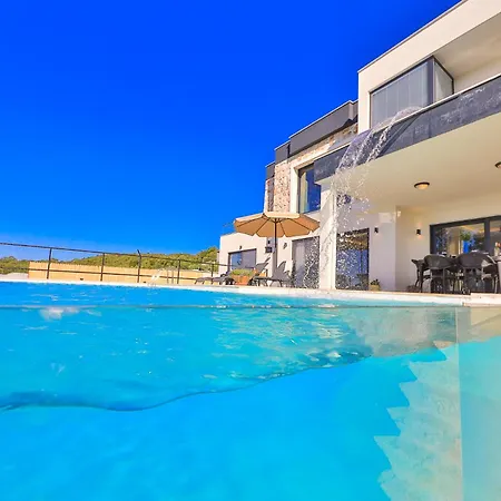 Seral Villa *